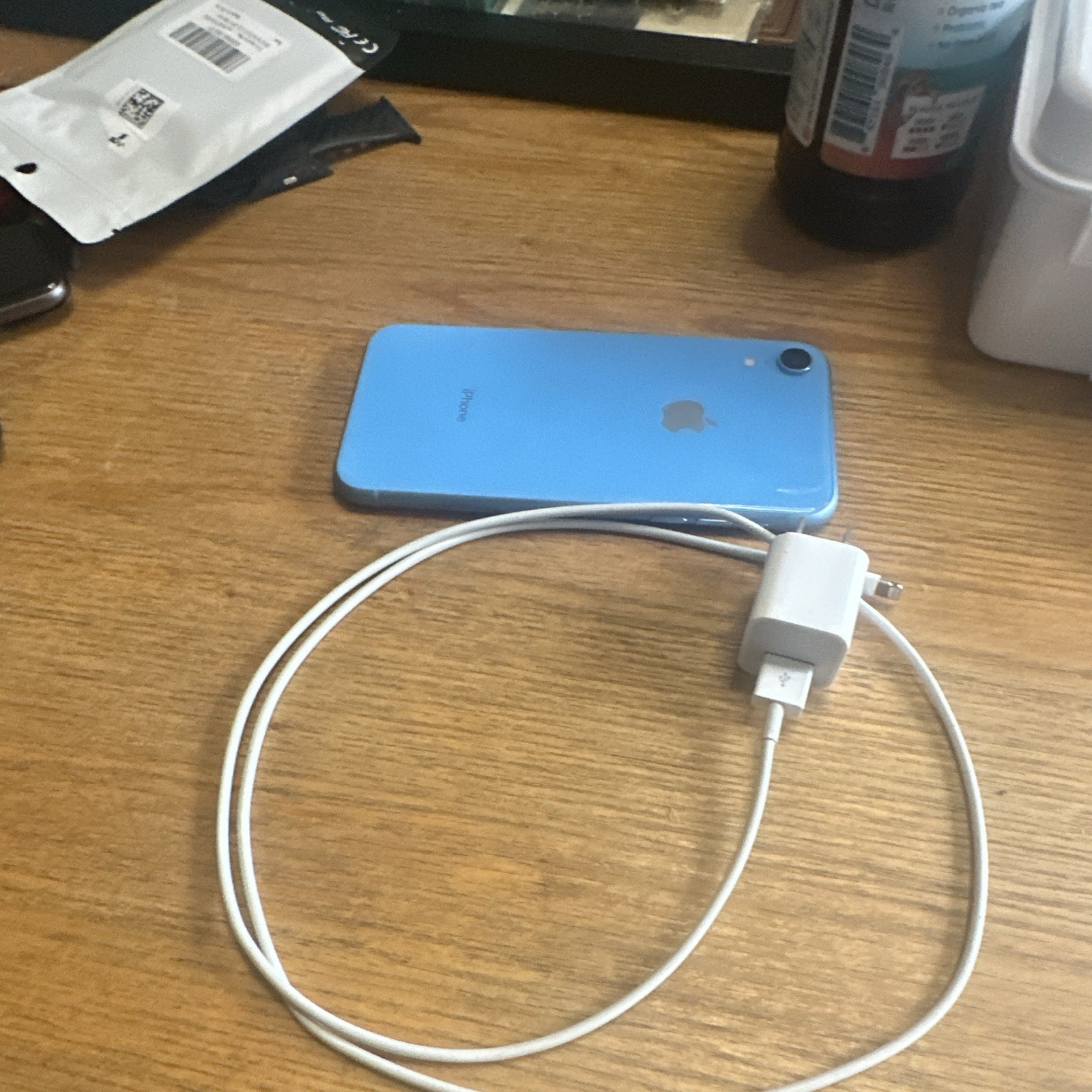 Apple iPhone XR 64GB Blue Verizon A1984 6.1in iOS 12MP Smartphone