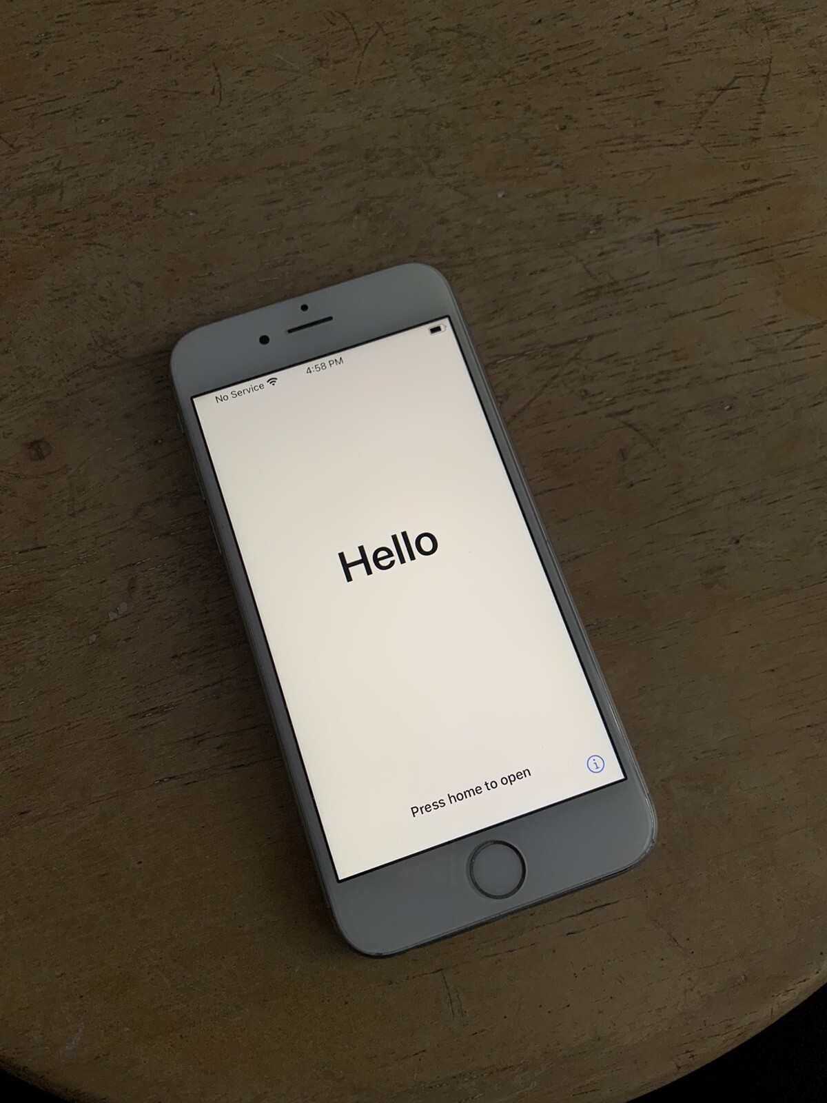 Apple iPhone 6s – 16GB – Space Gray (Unlocked) A1688 (CDMA + GSM)