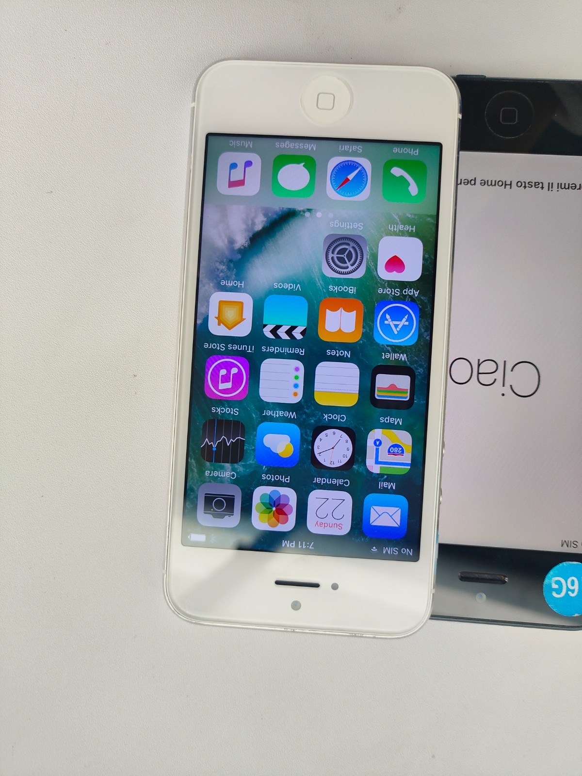 Apple iPhone 5 – Unlocked 16 GB 32 GB – Black Silver Gold iOS 10 Good Condition