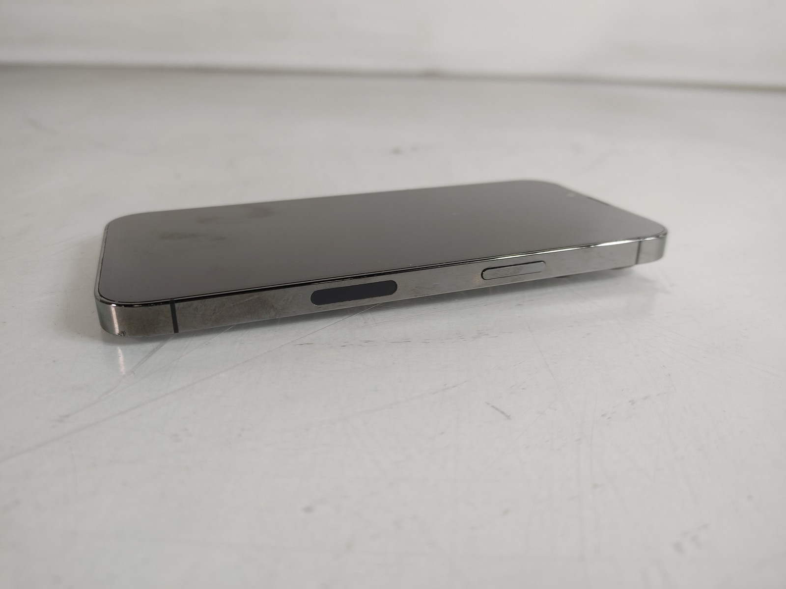 Apple iPhone 13 Pro A2483 128 GB iOS 26.3.1 (Wi-Fi + 5G) Unlocked For Parts