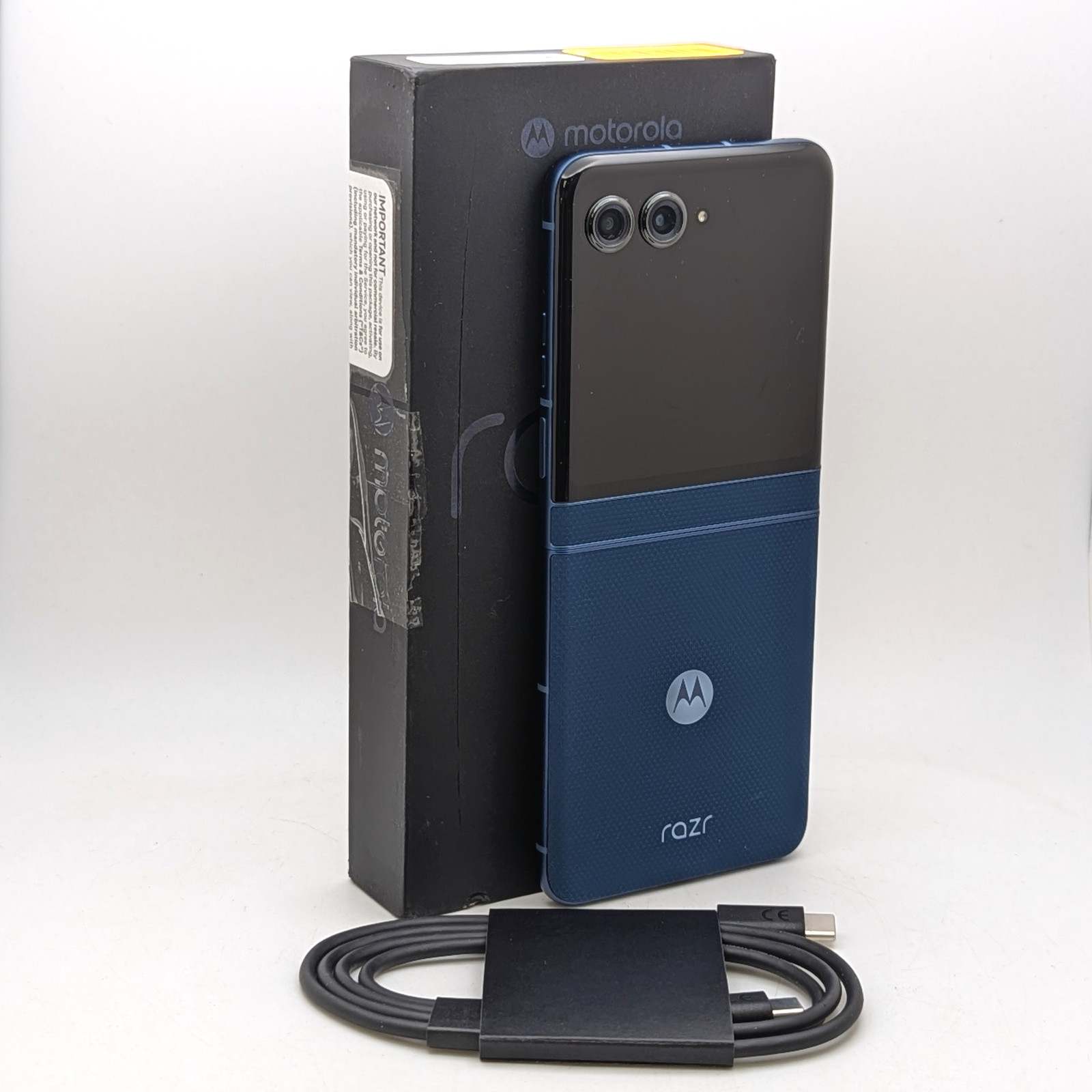 Motorola Razr (2025) XT2553-3 8 + 256GB | Blue | T-MOBILE ONLY
