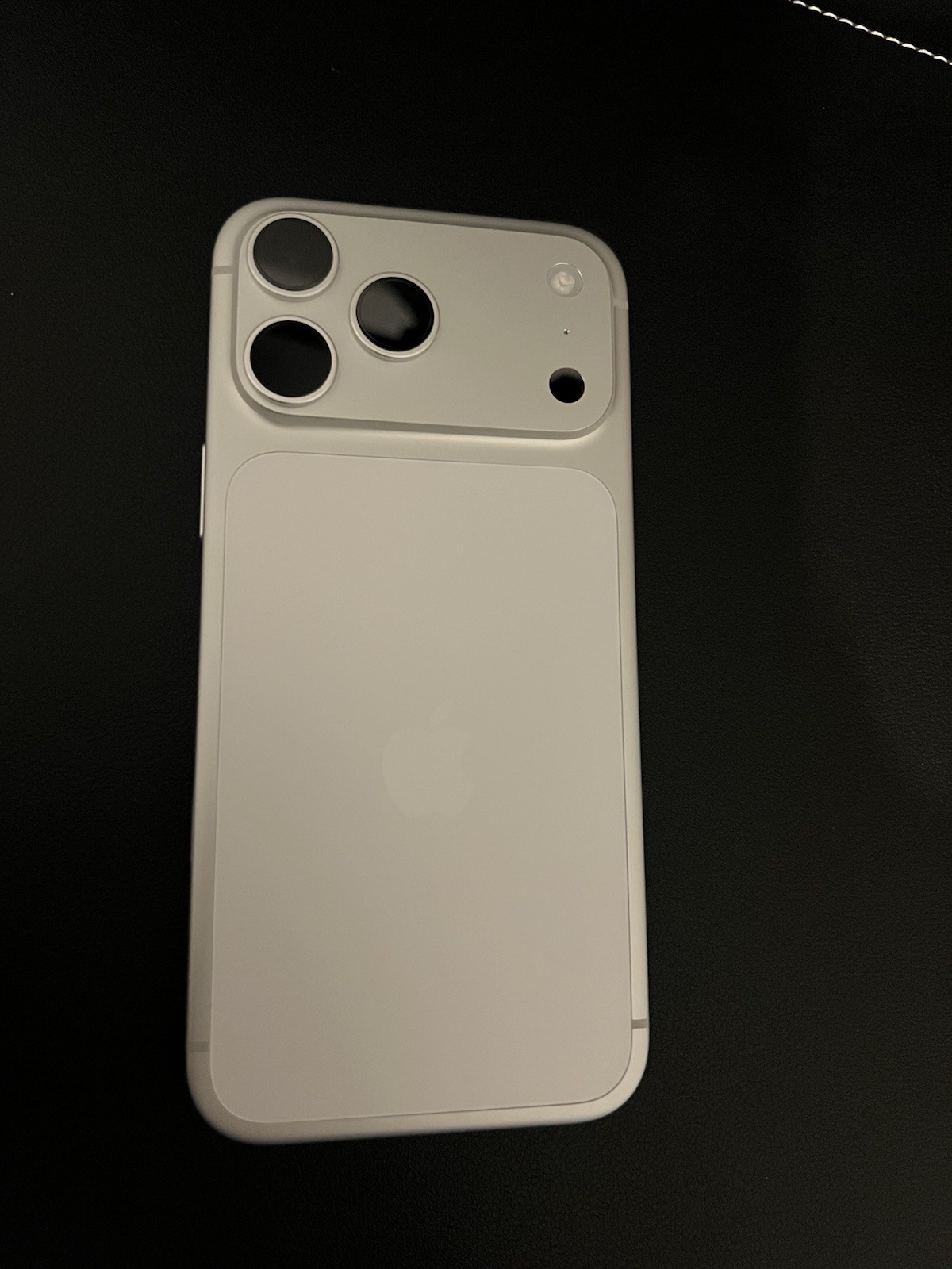 Apple iPhone White Face Recognition Wi-Fi Bluetooth NFC Smartphone iOS