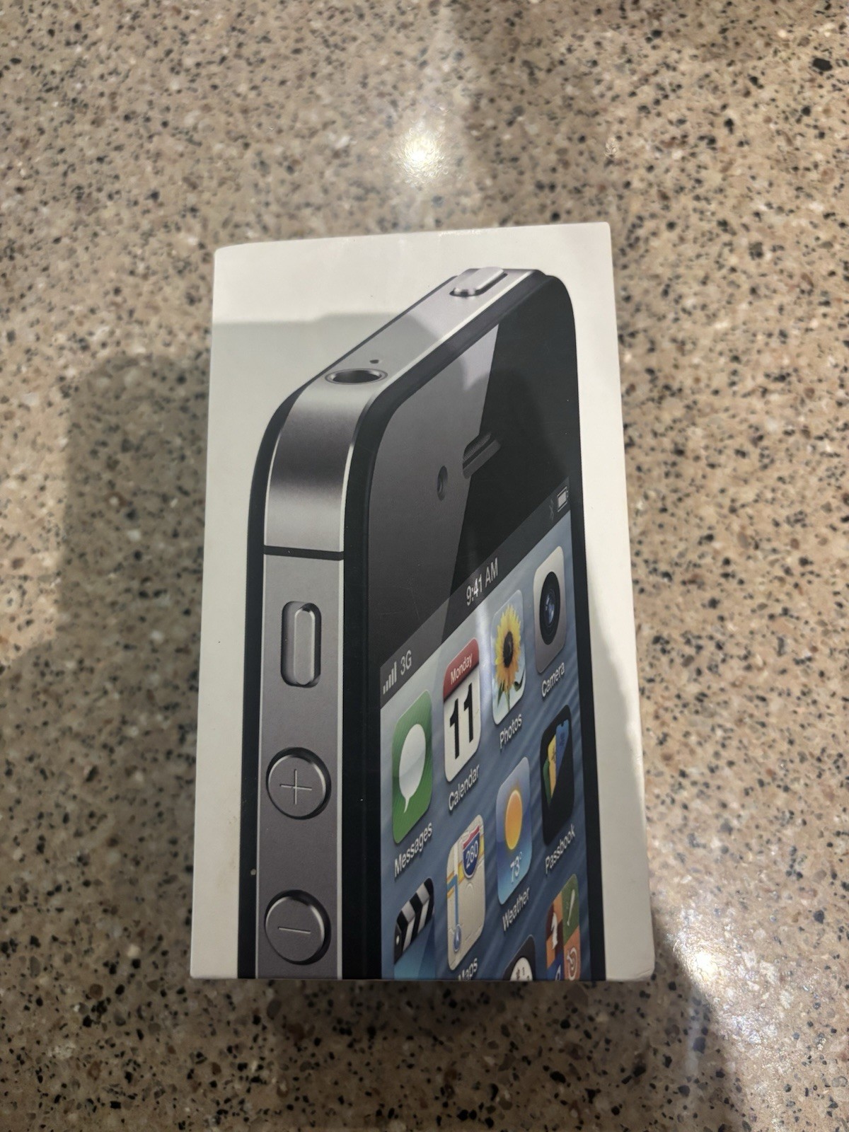 Apple iPhone 4S 16GB Black A1387 3.5in 8MP GSM w/ Original Box
