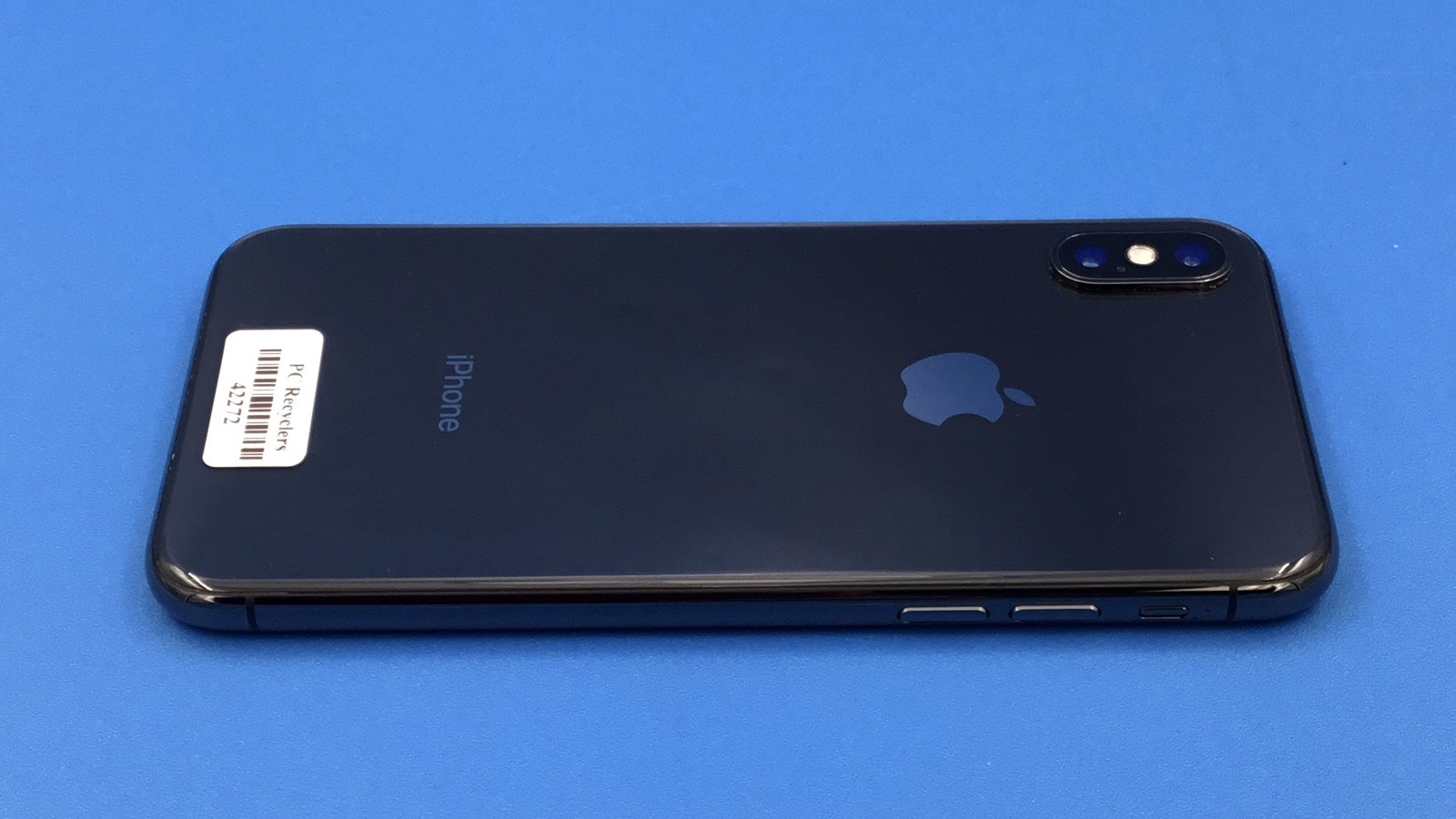Apple iPhone X 64GB A1865 Gray Unlocked iOS 16.7.12 – SCREEN CRACKED #42272