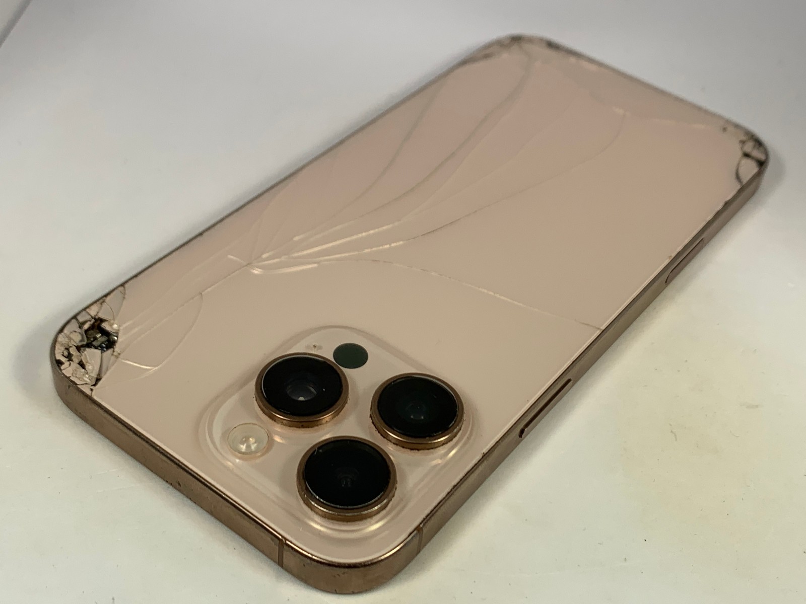 Apple iPhone 16 Pro Max 256GB Desert (T-Mobile) Cracked Back 89%🔋 *Check ESN*