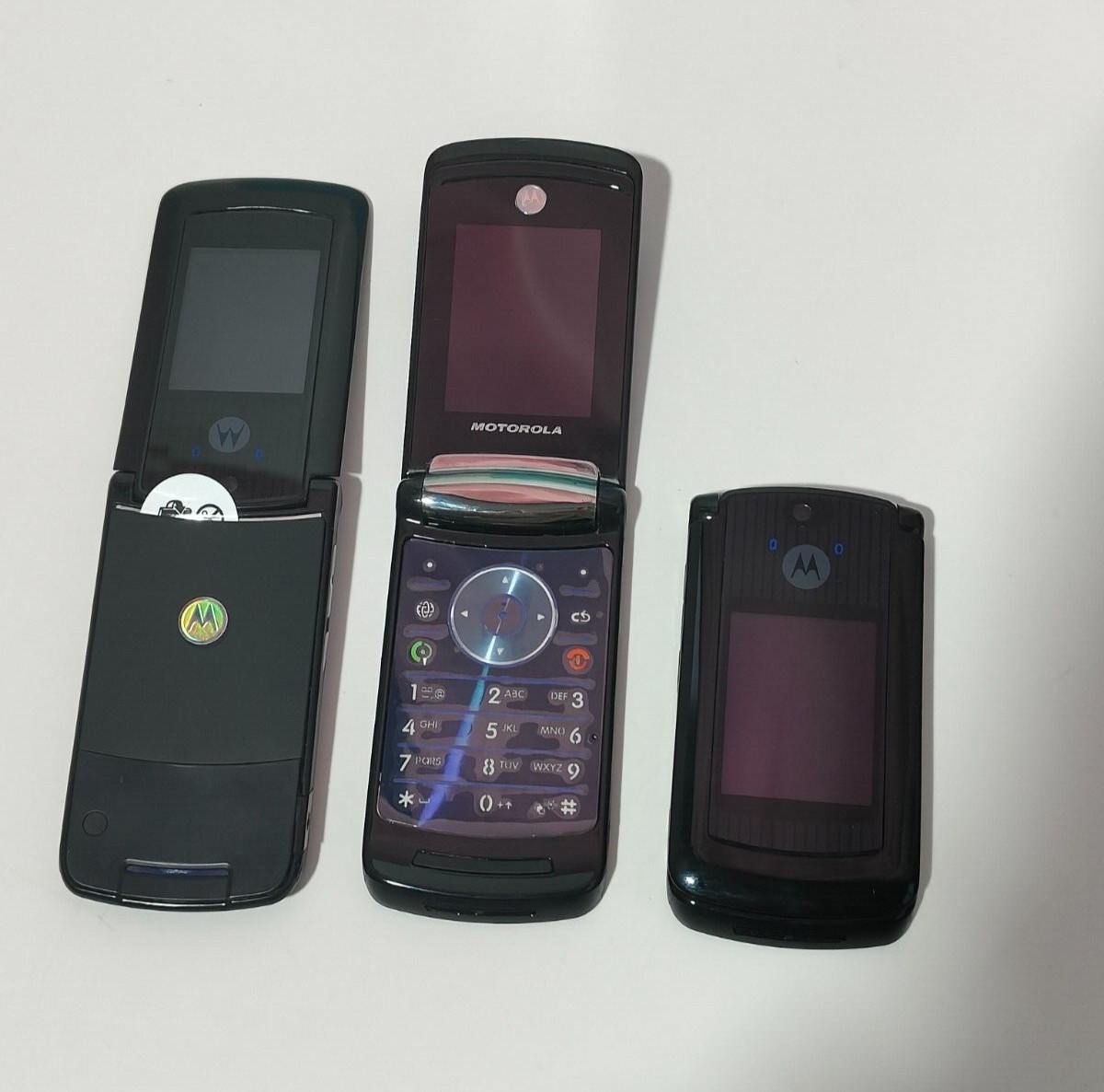 Motorola RAZR2 V8 Original Unlocked 2.2 inches 2MP 512MB/ 2GB GSM