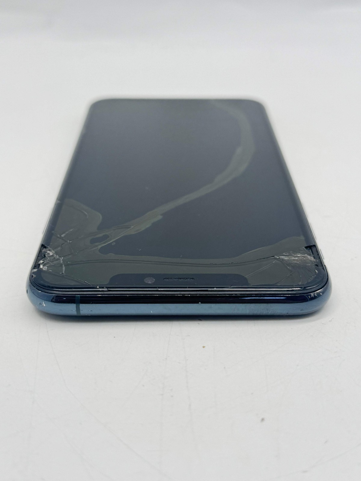 Apple iPhone 11 Pro Max 64GB Space Gray AT&T Cracked Screen For Parts