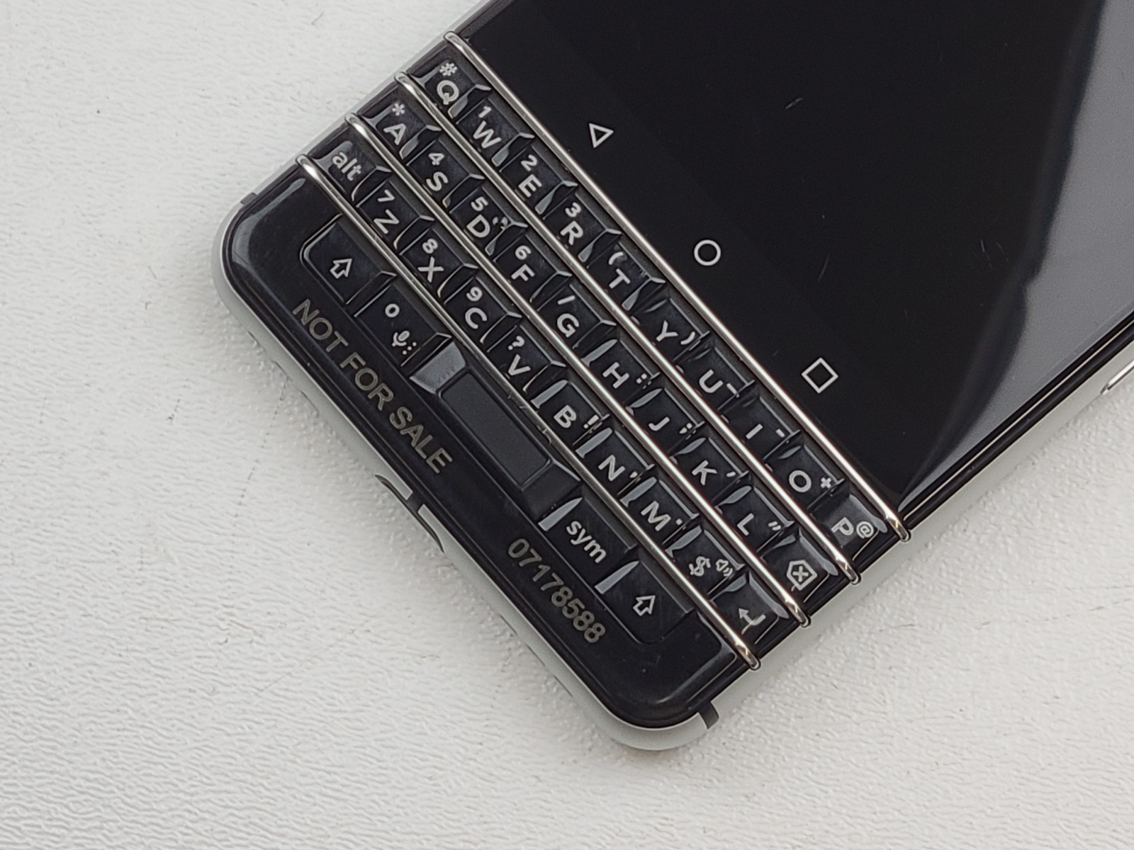 BlackBerry KeyOne (BBB100-3) 32GB (Verizon) Smartphone – *PLEASE READ* – H6626