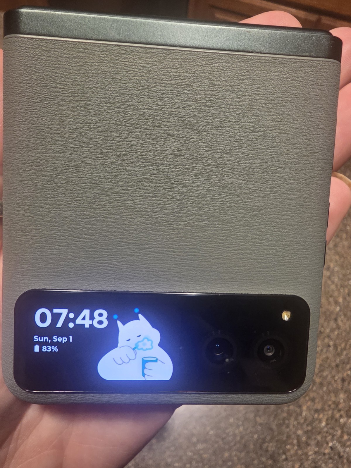 Motorola Razr 2023 Sage Green 128GB Flip Folding Smartphone Parts Or Repair