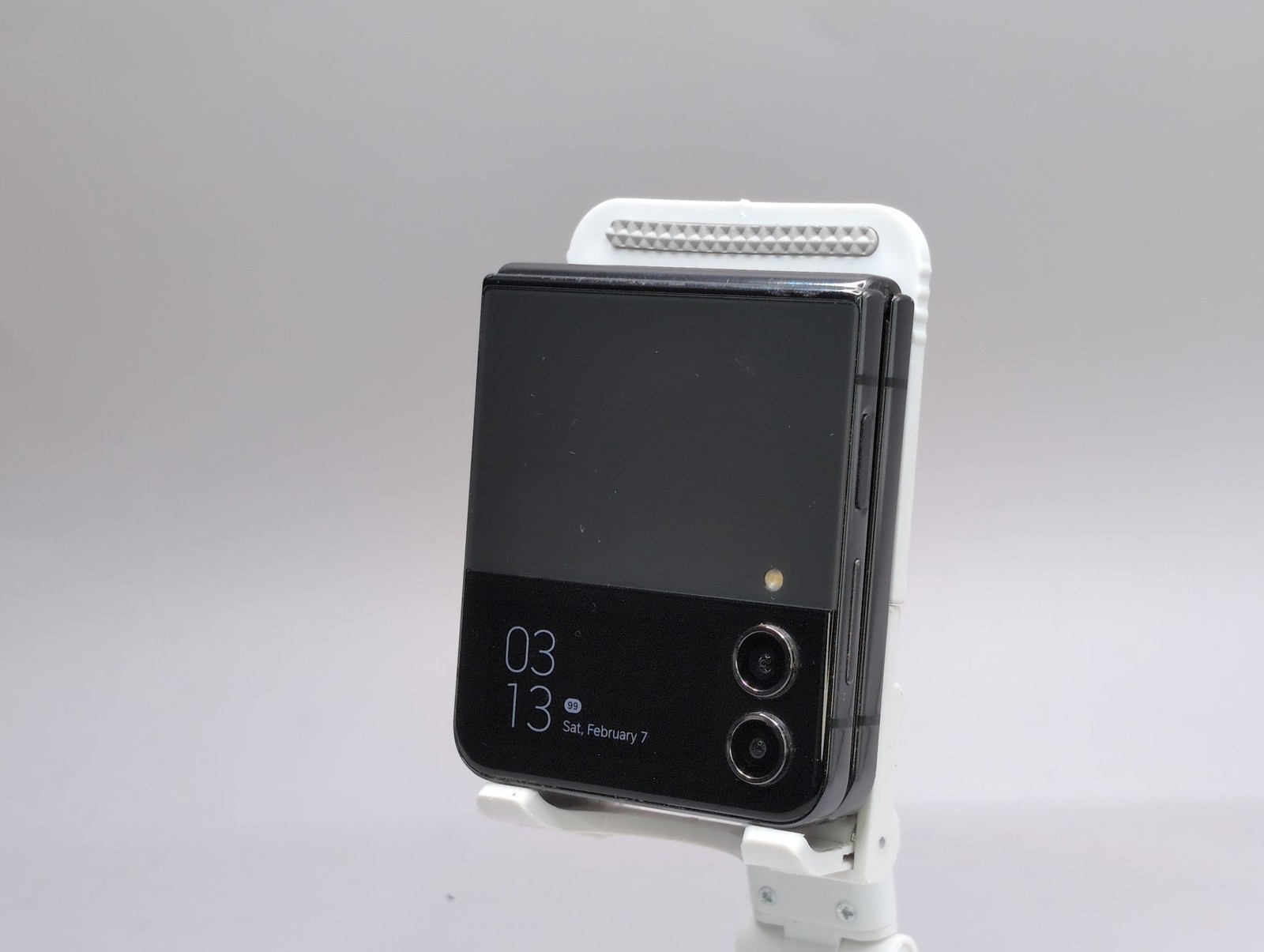Samsung Galaxy Z Flip4 SM-F721U Graphite For Parts Only W089036