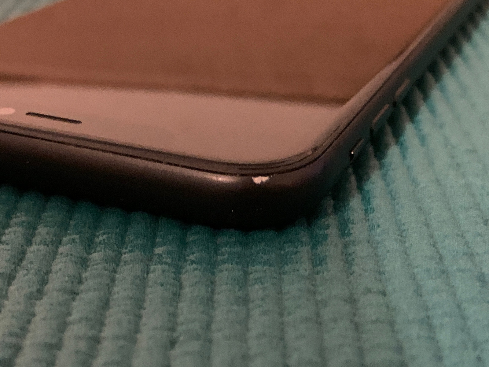 Apple iPhone XR – 64GB – Black (Unlocked) A1984 (CDMA + GSM)
