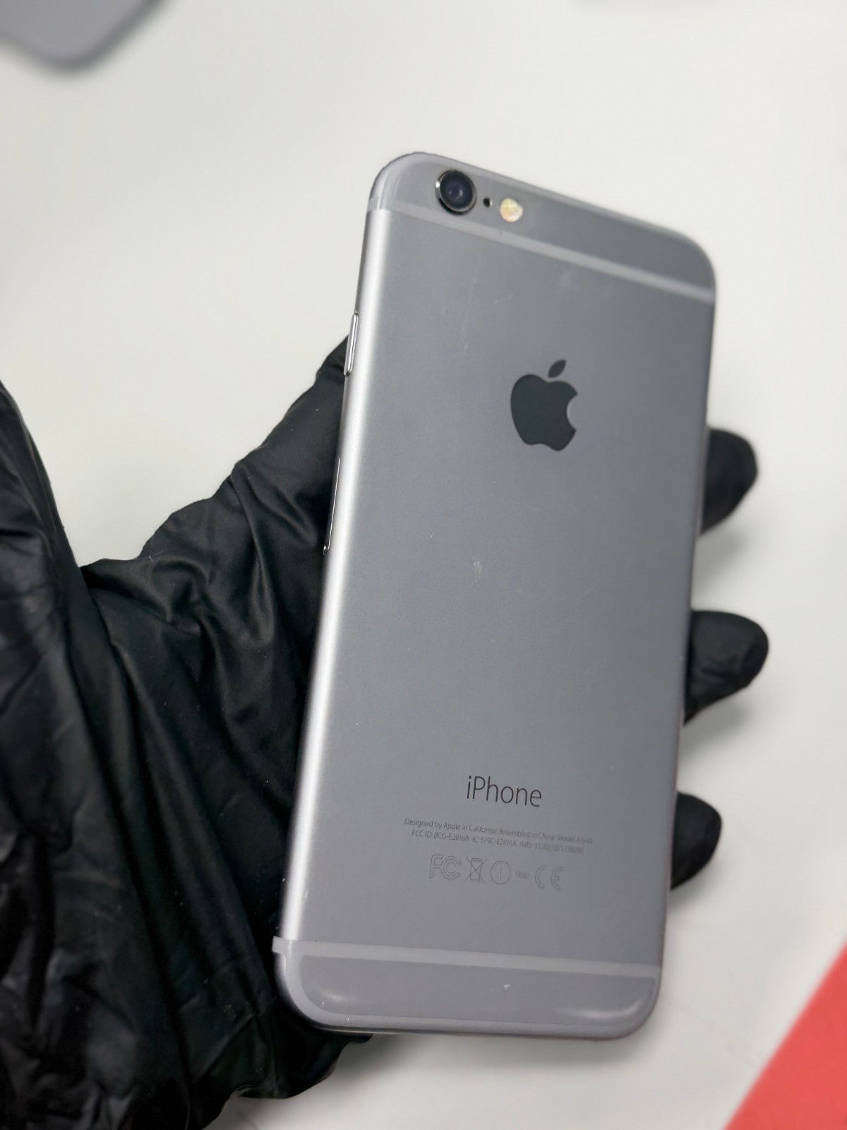 Apple iPhone 6 – 64GB – Space Gray – Black – (Unlocked) Smartphone