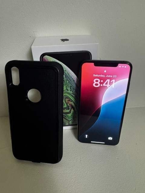 Apple iPhone XS Max – 64 GB – Space Gray (Unlocked)
