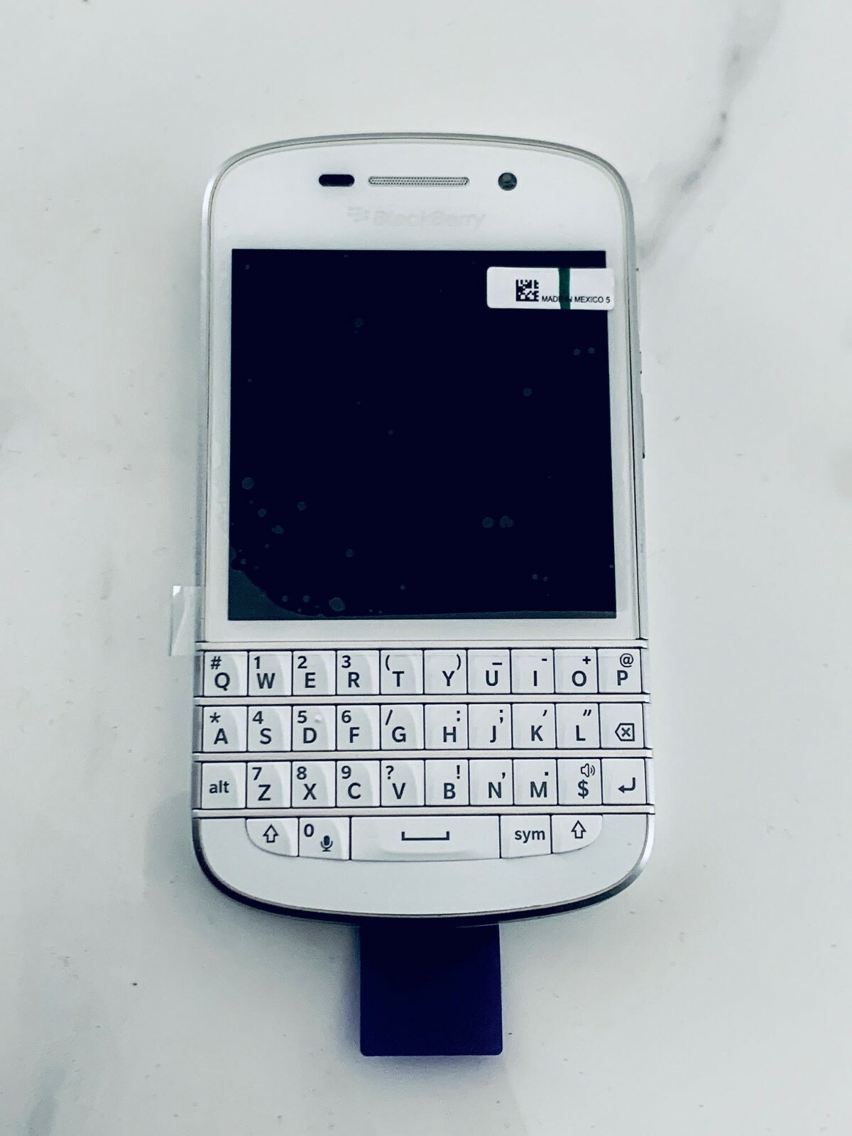 NEW BLACKBERRY Q10 – 16GB – WHITE / black + (Unlocked) + ON SALE !!!
