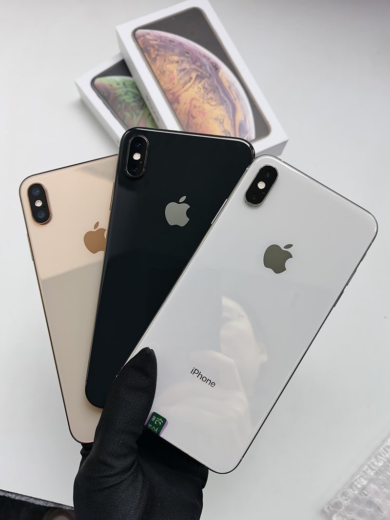 Apple iPhone XS Max – 64 / 256 GB – (Unlocked) Smart phone very good condition