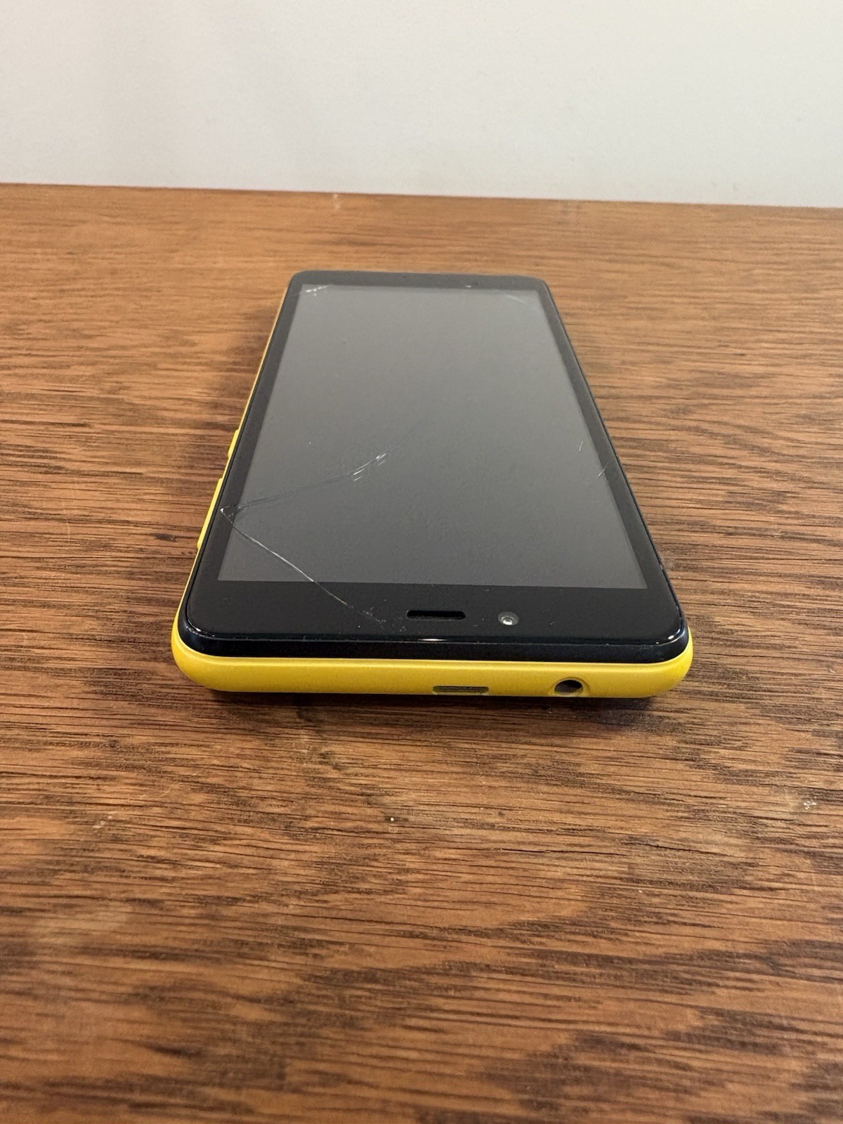 X Mobile X55 Android Smartphone Yellow Dual SIM 4G LTE Working Tested 16 GB