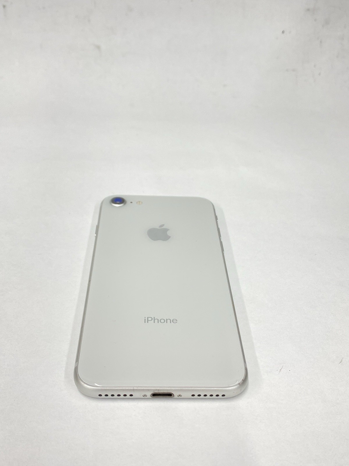 Apple iPhone 8 64GB MQ732LL/A A1863 White – No Carrier -95% BATT /Unlocked-N401