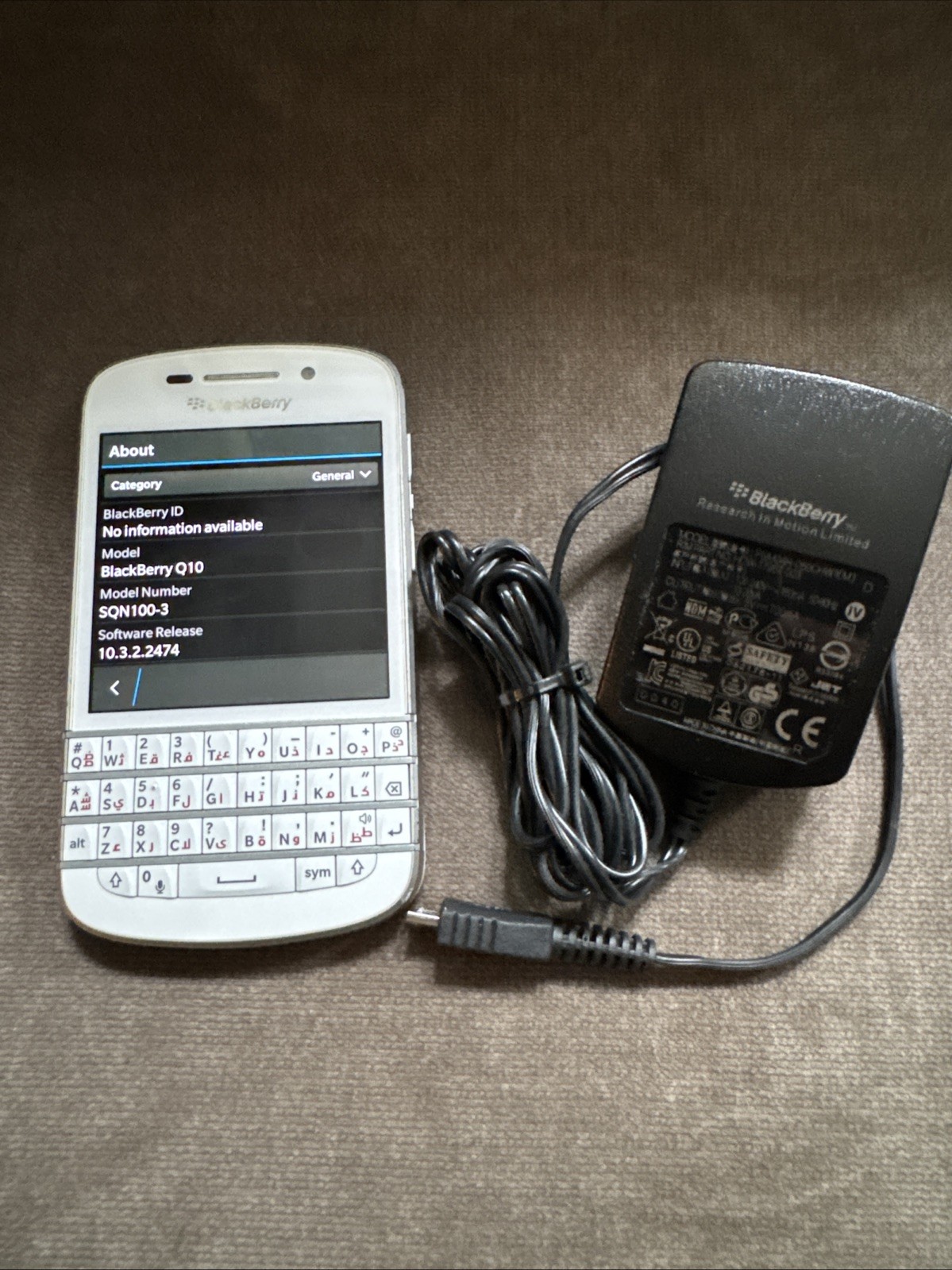 BlackBerry Q10 – 16GB – WHITE (Unlocked) – Arabic Keyboard, Retroarch installed