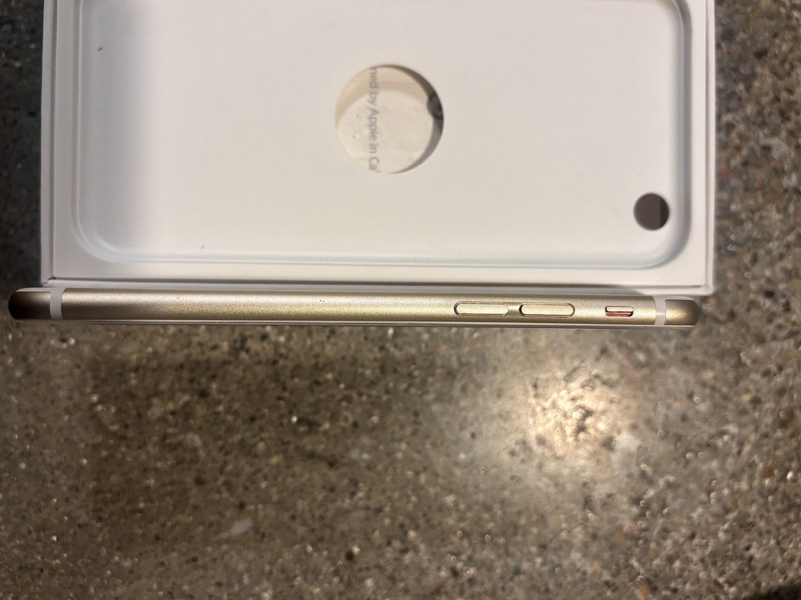 Apple iPhone 6 Gold (Unlocked) 16GB Smartphone – Works – In Original Box