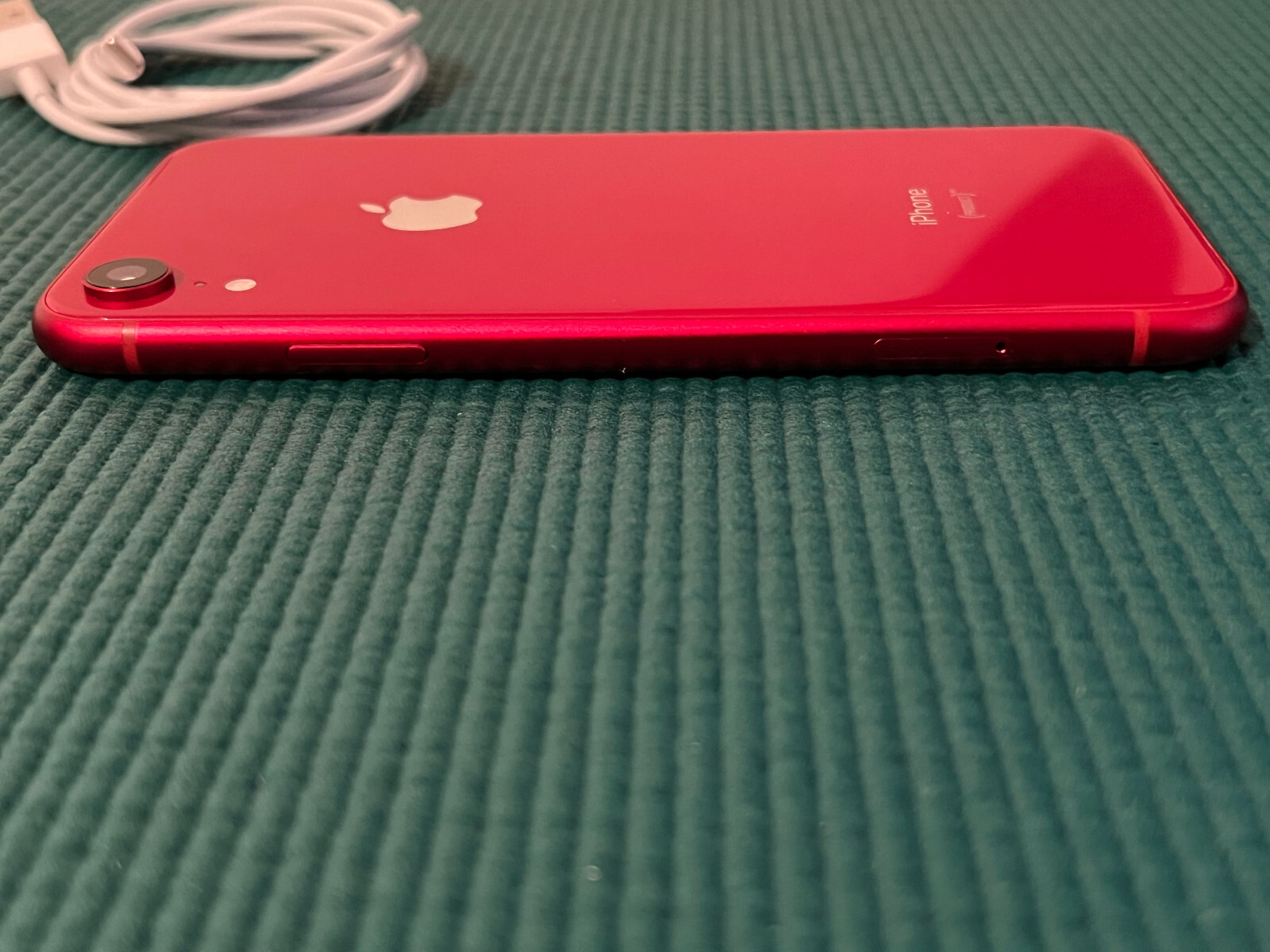 Apple iPhone XR – 64GB – Red (Unlocked) A1984 CDMA + GSM