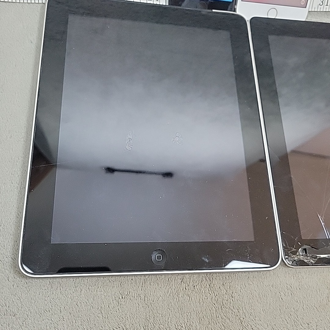 Apple iPhone iPad Lot 4x Devices iPhone 7 Plus SE 2 FOR PARTS **READ DESC**
