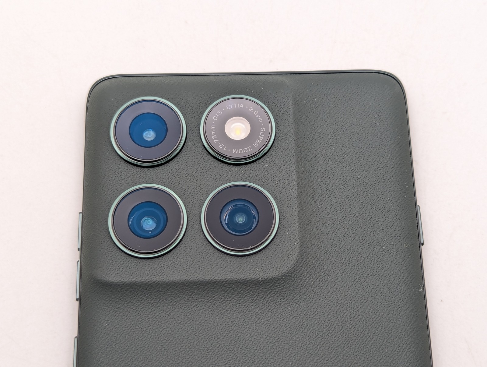 Motorola Edge (2025) XT2519V 256GB | PANTONE Deep Forest | TRACFONE ONLY