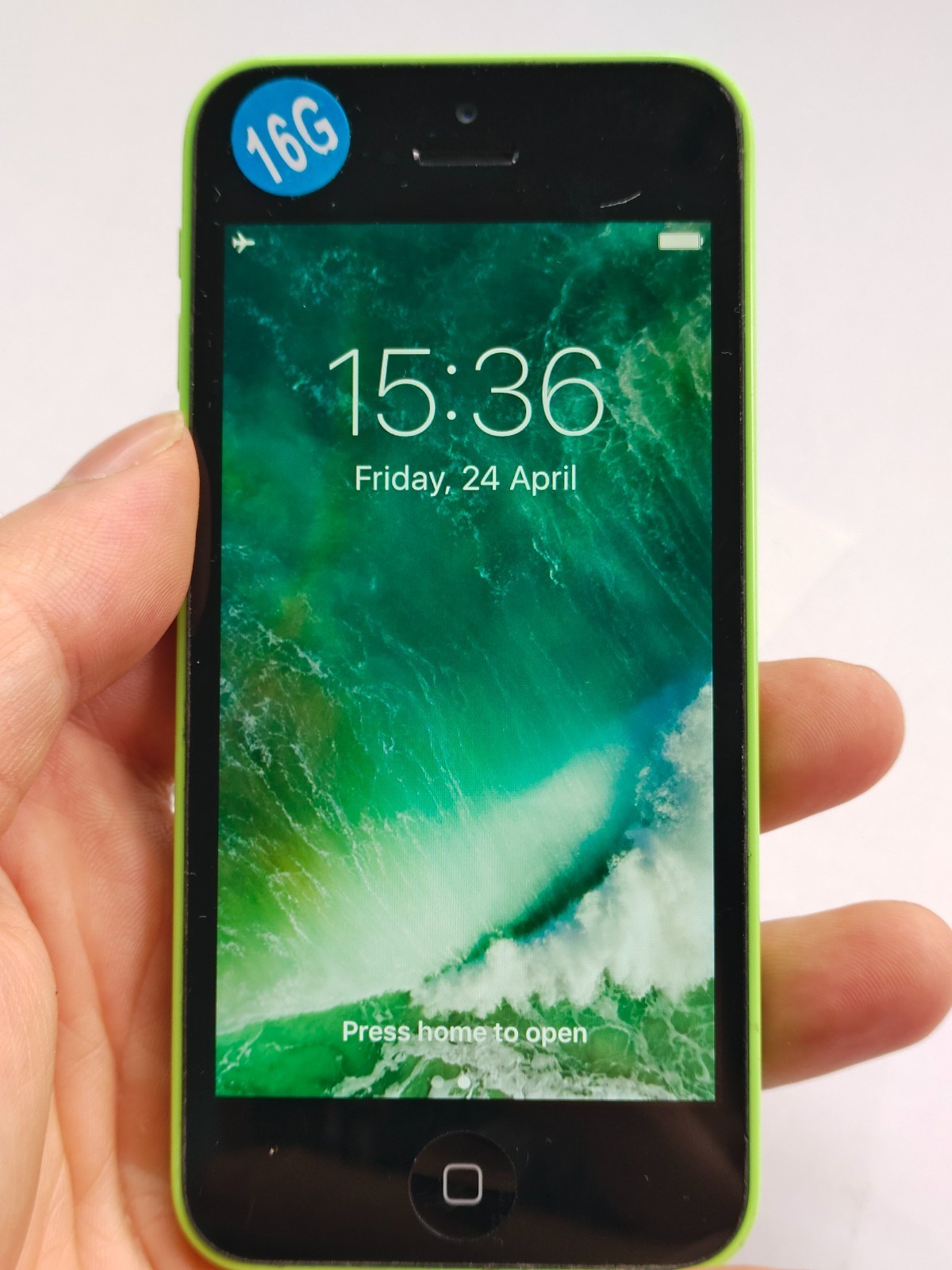 Apple iPhone 5c Green/Blue/Yellow/Red – 8/16/32GB Factory UNlocked(any carrier)