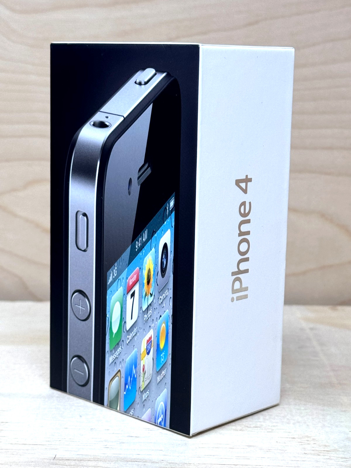 Apple iPhone 4, Black, 8 GB (AT&T) – Model: A1332, GSM, Complete w/ Original Box