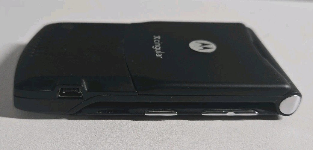 Motorola Razr V3 Black Cingular Cellular Phone