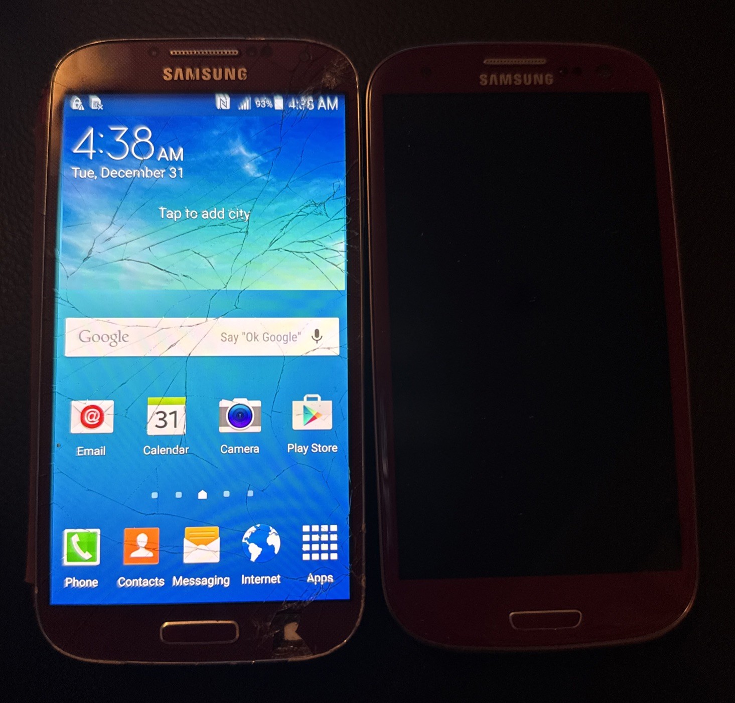 Lot of 2 Samsung Galaxy S3 S4 Red (ATT) Fast Ship Used Cracked Glass No Power