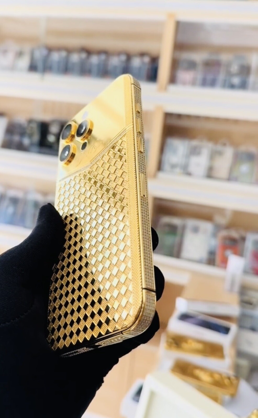 CUSTOM 24k Gold Apple iPhone 17 Pro Max Rom Majesty Design Encrusted Diamond 1TB
