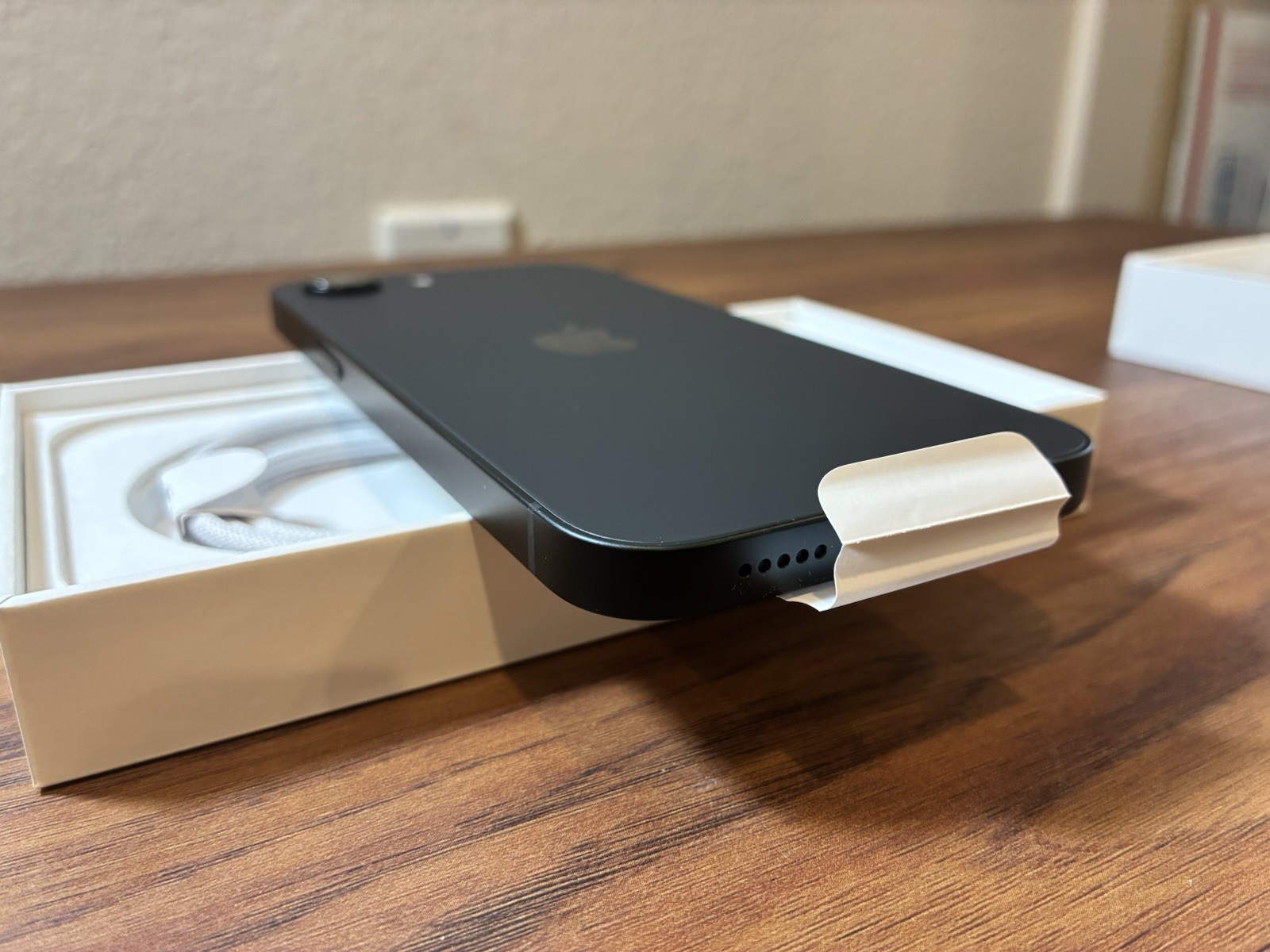 NEW Apple iPhone 17e 256GB Black Color *T-Mobile Locked* MHRN4LL/A A3575