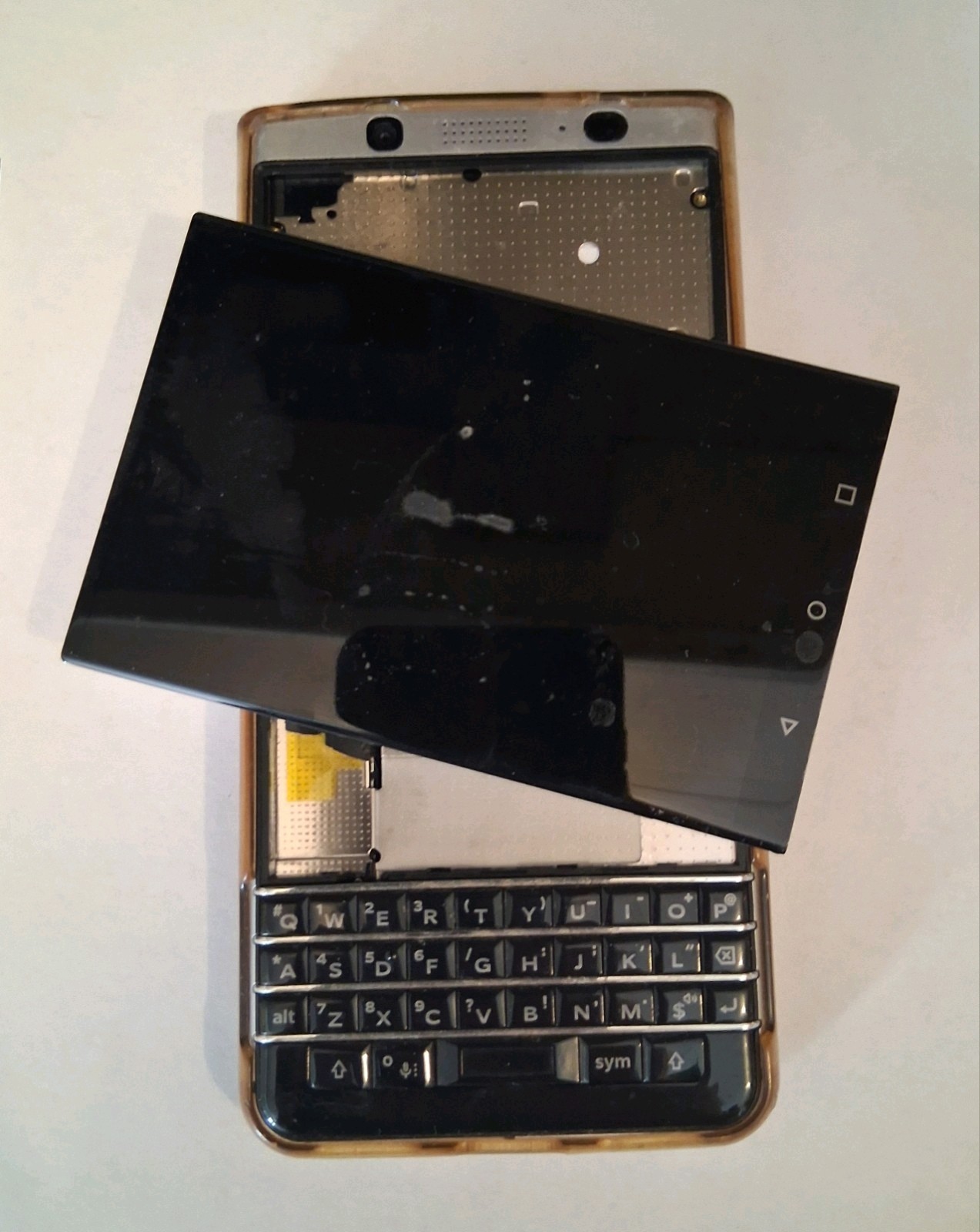 Blackberry Keyone 32 GB Silver *Screen Separated* Good For Parts