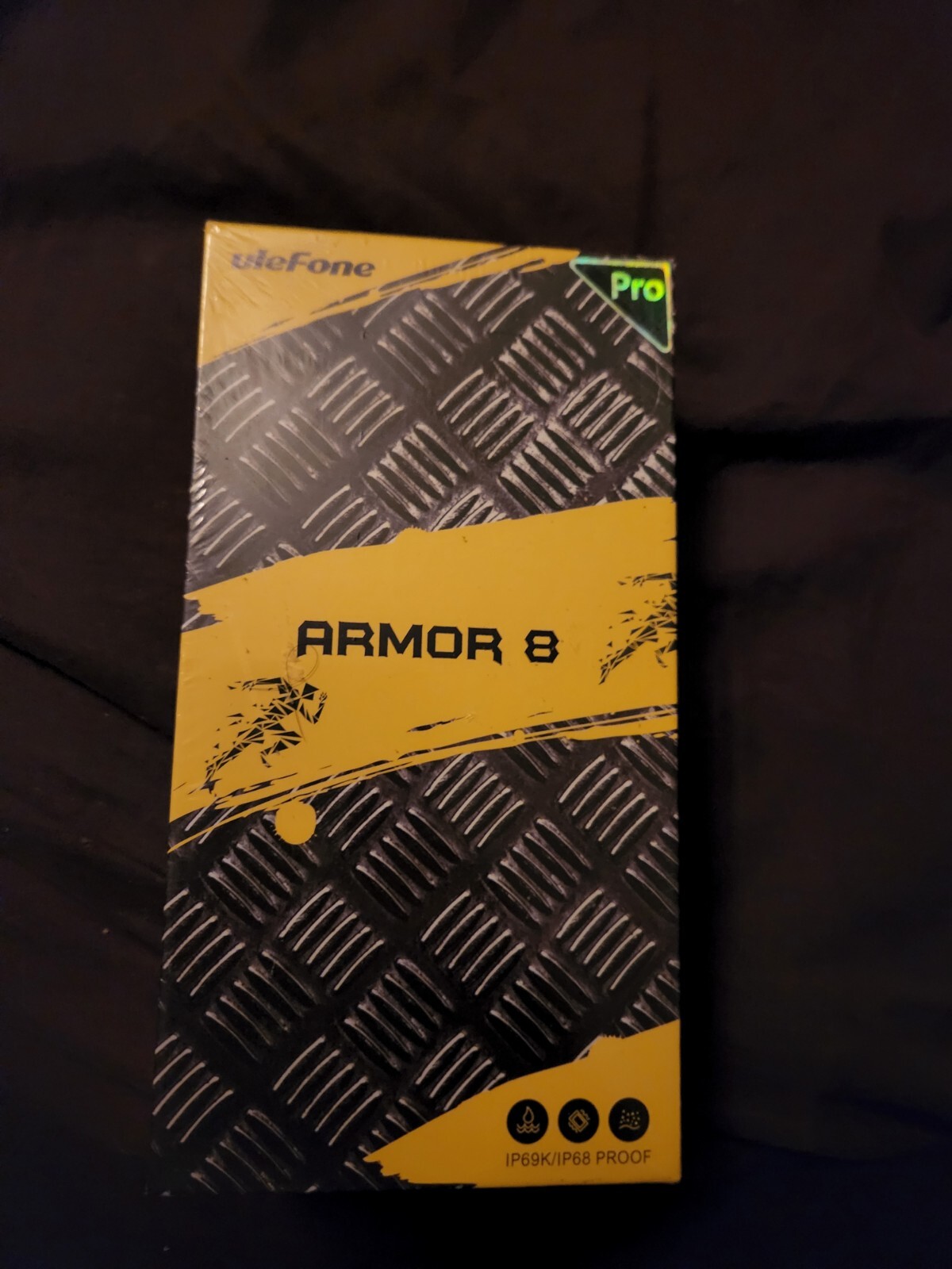 Armor – 8GB – Black (Unlocked)