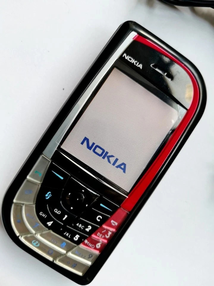 Nokia 7610 1MP 2G GSM 900 / 1800 / 1900 Unlocked Bluetooth Cellphone