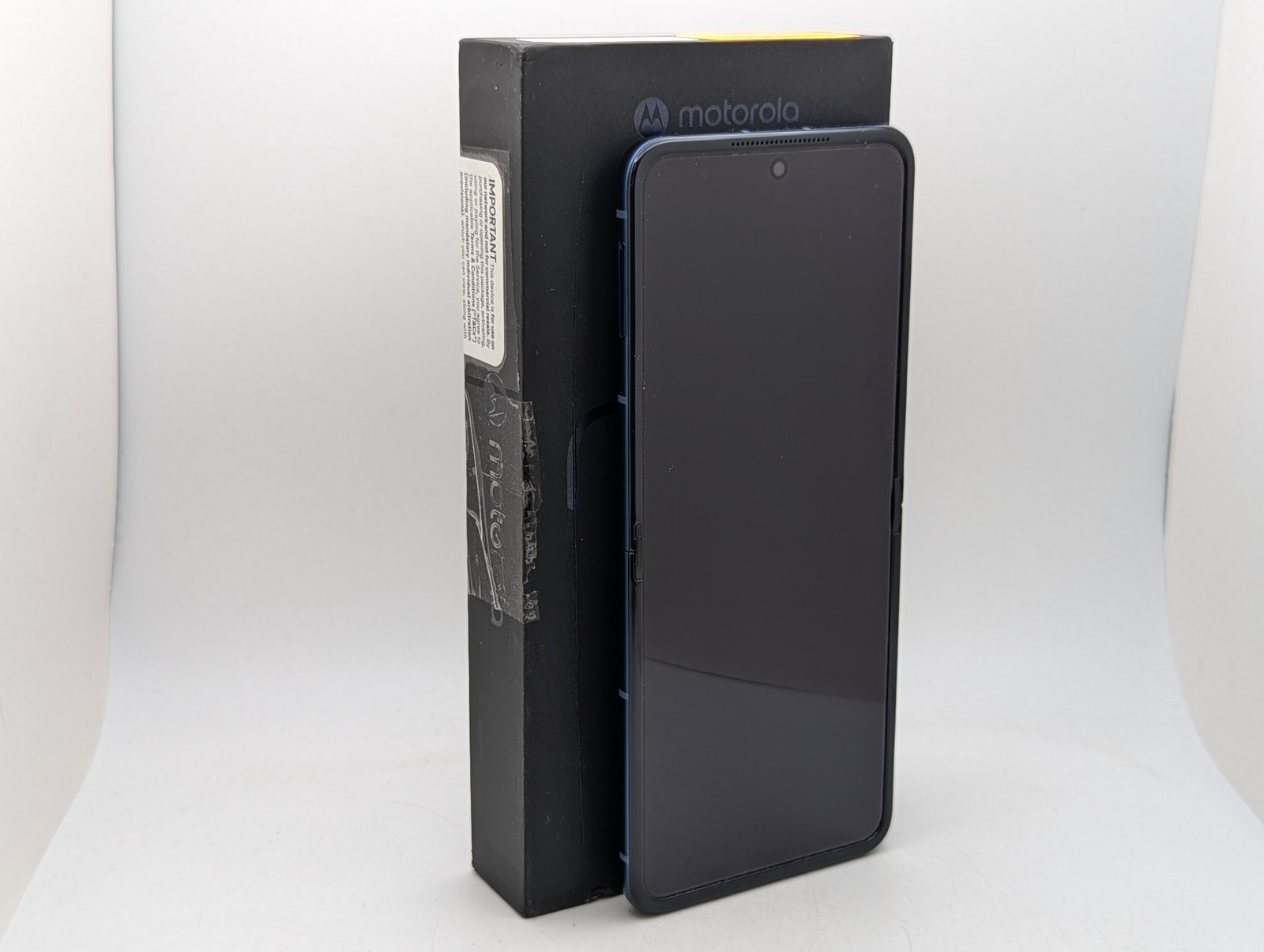 Motorola Razr (2025) XT2553-3 8 + 256GB | Blue | T-MOBILE ONLY