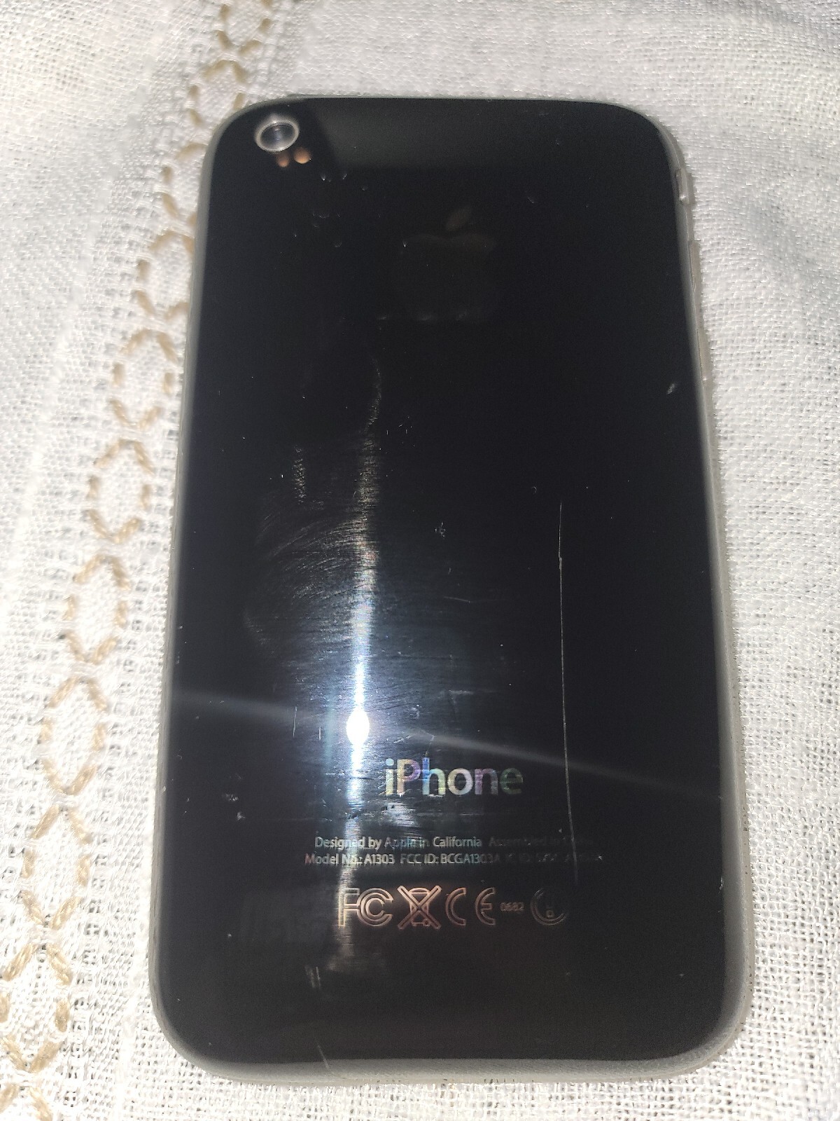 Apple iPhone 3GS w/Original AT&T box, – 8GB – Black A1303 Untested