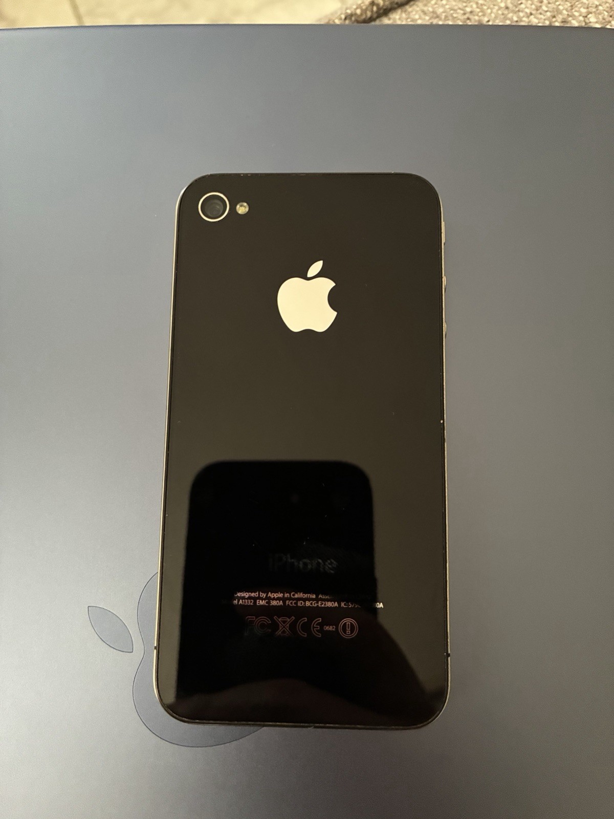 Apple iPhone 4 32GB(Sim Card Required)