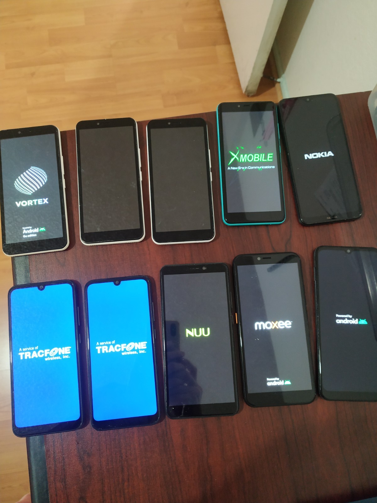 Lot of 10 Mixed Brand VORTEX C24 / WIKO / BLU/NUU /and other Smartphone For part