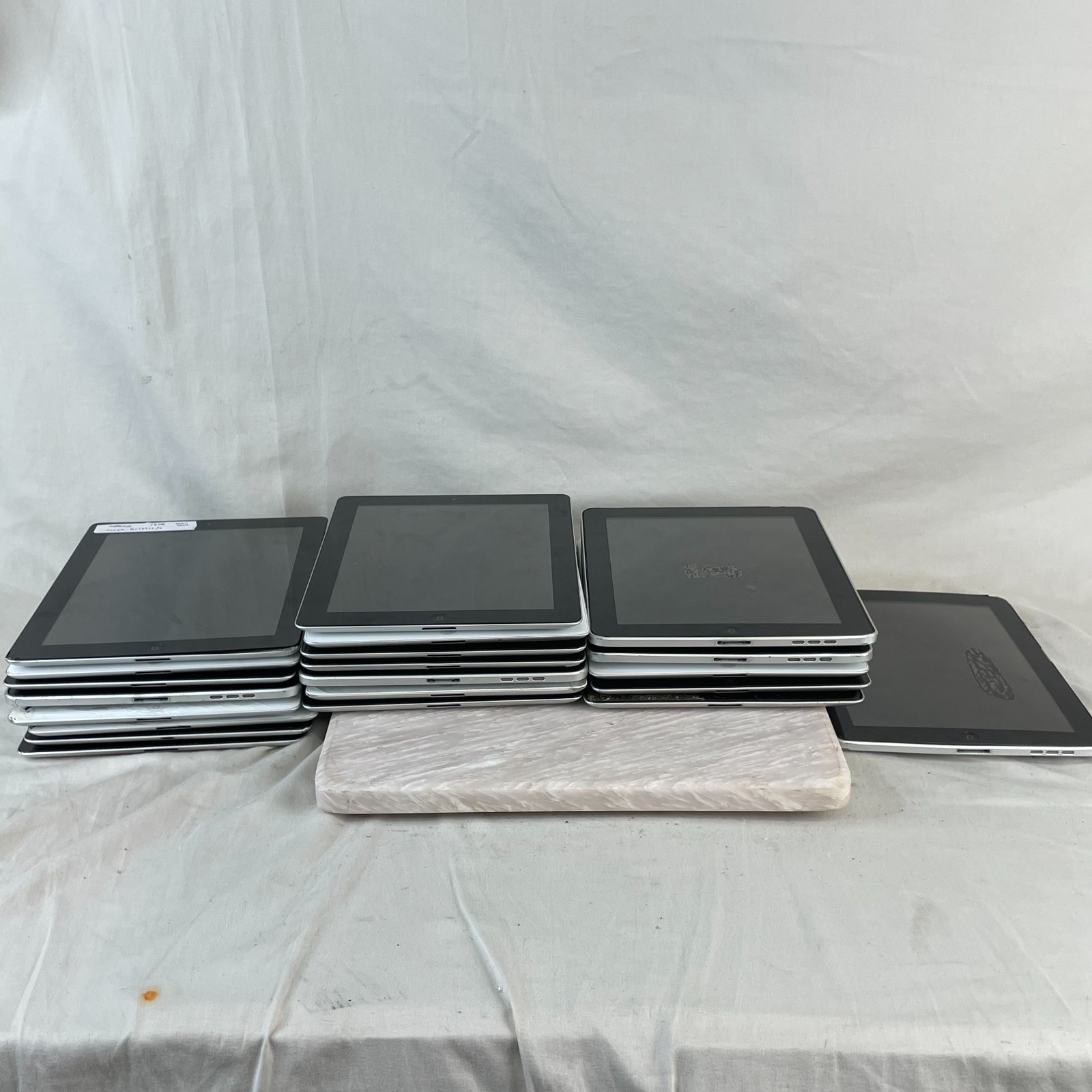 Lot Of 21 Apple iPad. Mixed. Salvage/Parts Or Repair