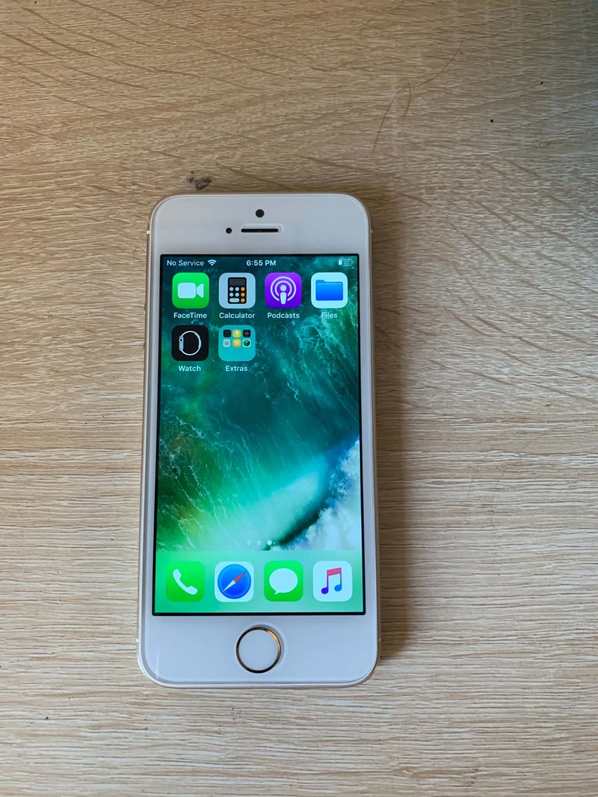 Apple iPhone 5s 16GB Gold A1533 iOS GSM LTE Unlocked w/ Box & EarPods
