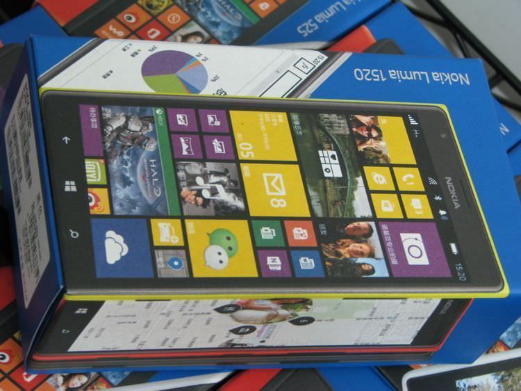 Nokia Lumia 1520 Wifi 16 / 32GB CellPhone Unlocked