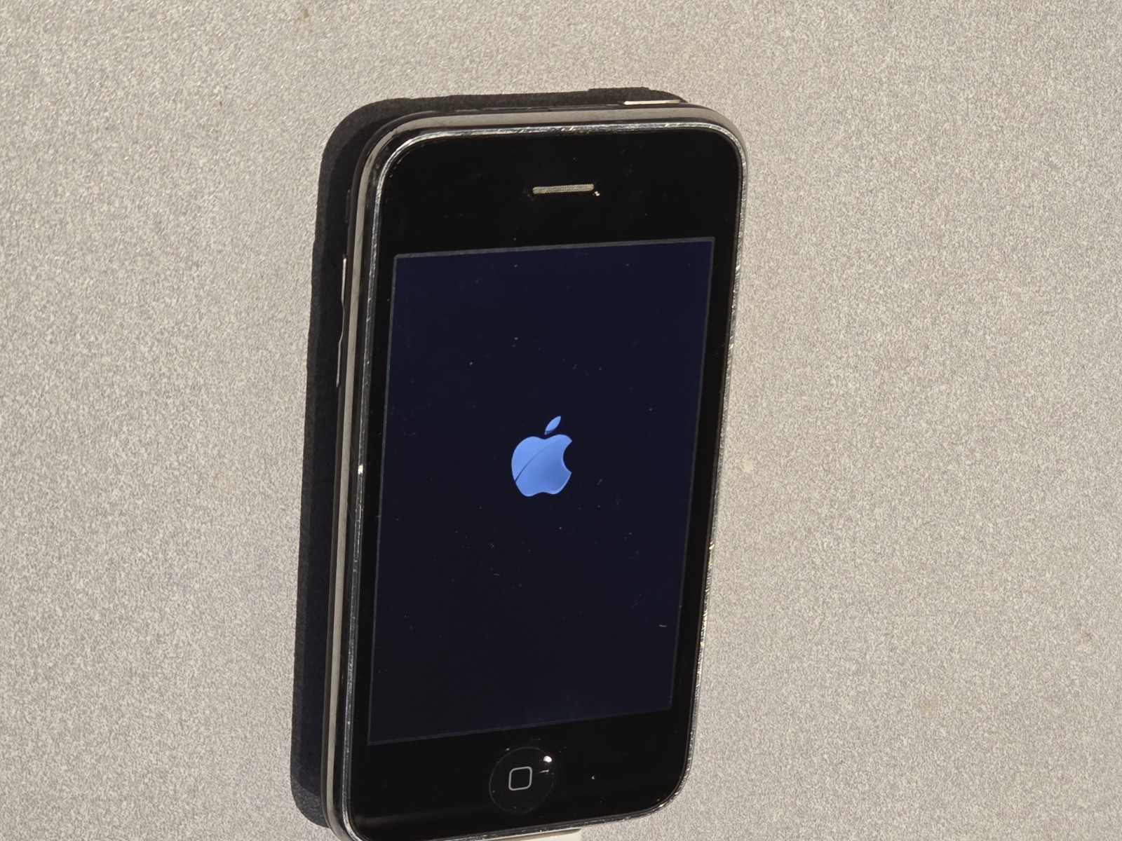 Apple iPhone Model A1303 Powers On Requires Activation | Read