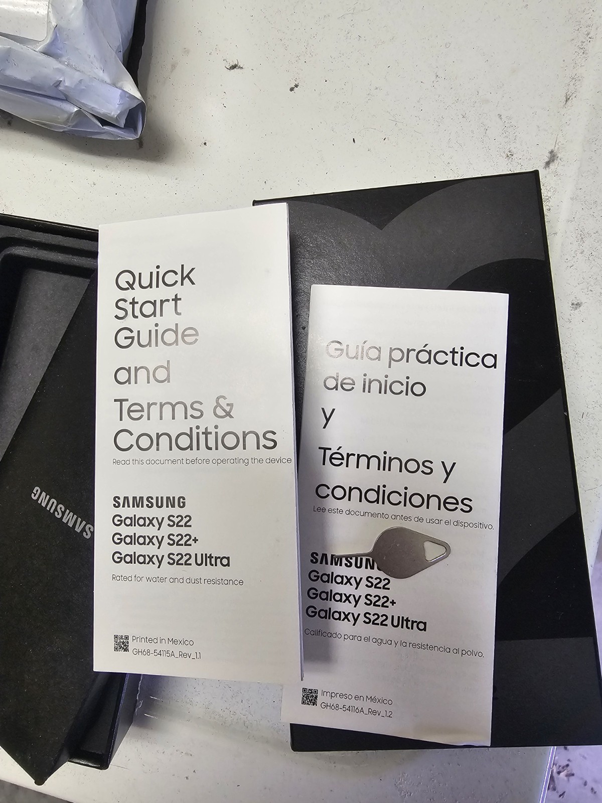 Samsung Galaxy S22 – 128 GB – Phantom Black (Unlocked) – 80% batt