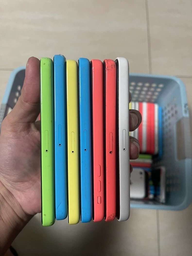 Apple iPhone 5C Unlocked New Battery 8/16/32GB BLUE/GREEN/PINK/WHITE/ YELLOW US