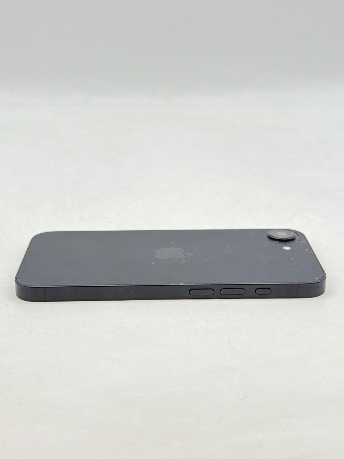 Boost Apple iPhone 16e A3212 128GB Black 100% Battery Health – Cracked Back