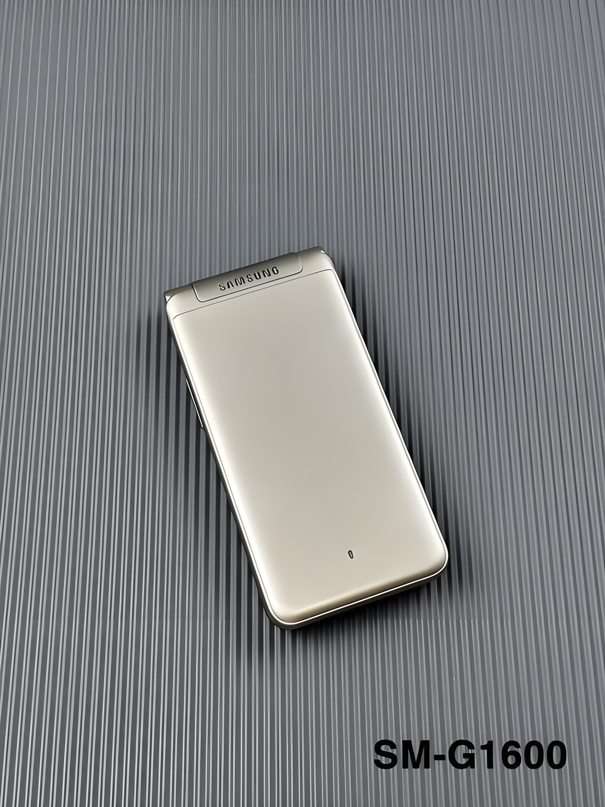Samsung Galaxy Folder G1600 8MP MP3 Dual SIM Flip UNLOCKED LTE 4G CellPhone A++