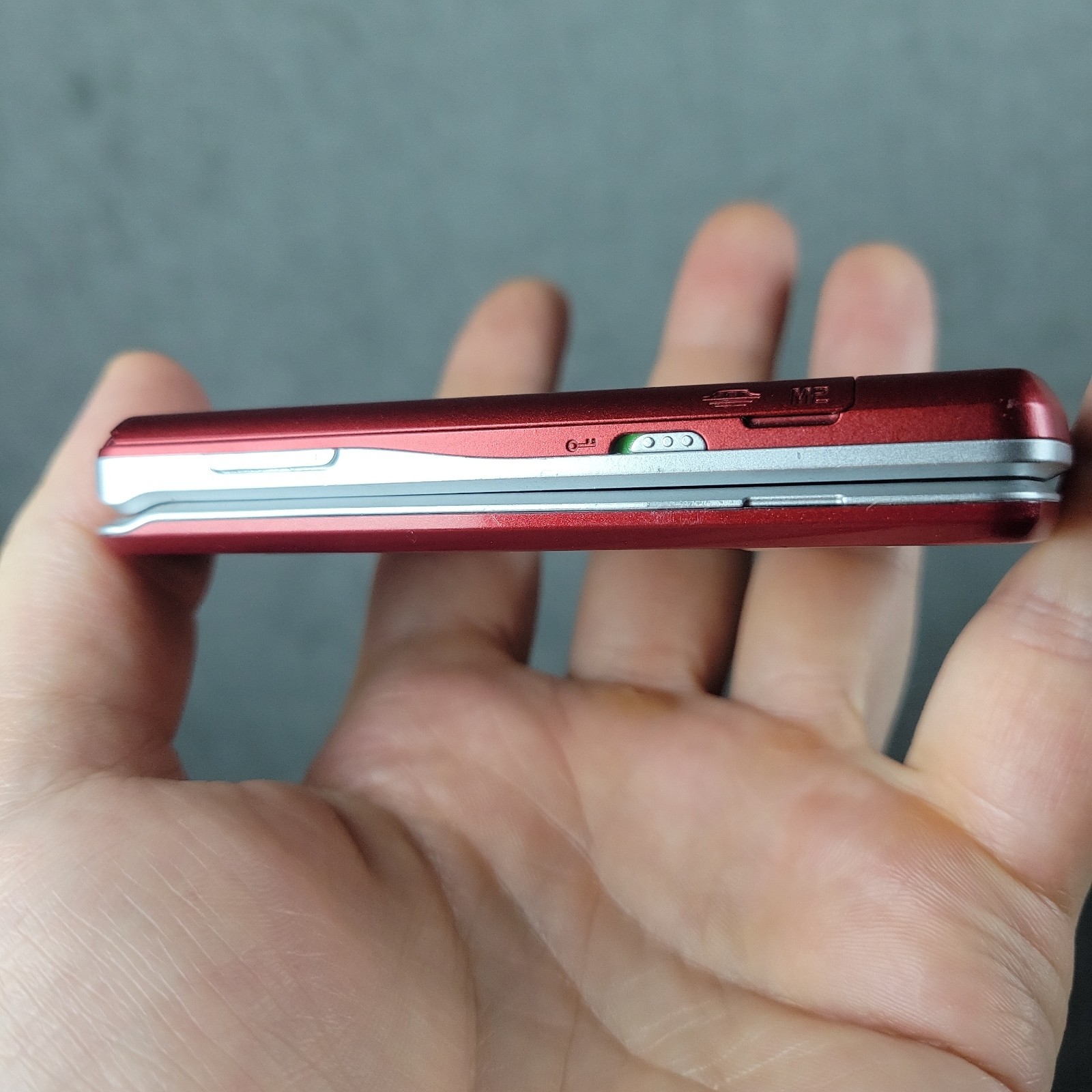 Sony Ericsson Walkman W518a Red AT&T Flip Cell Phone Tested Works Rare