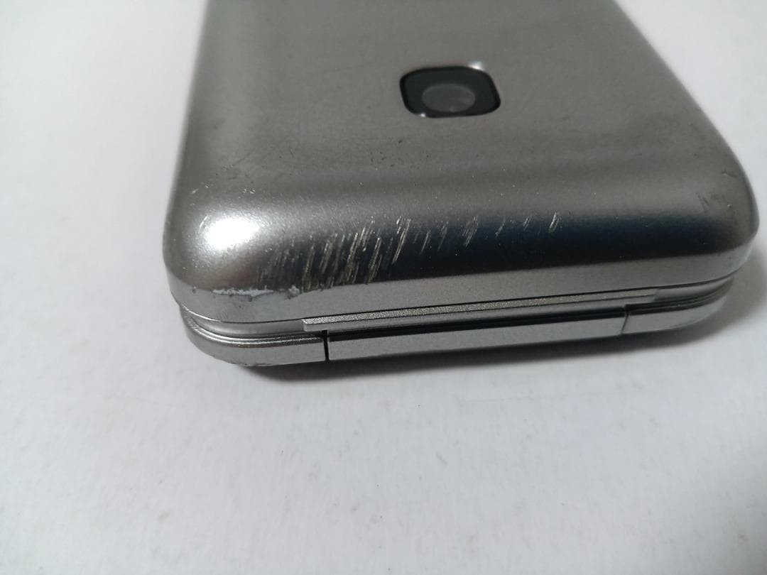 KYOCERA A202KC DIGNO KEITAI 4 ANDROID FLIP PHONE Silver Successor to 902kc Japan