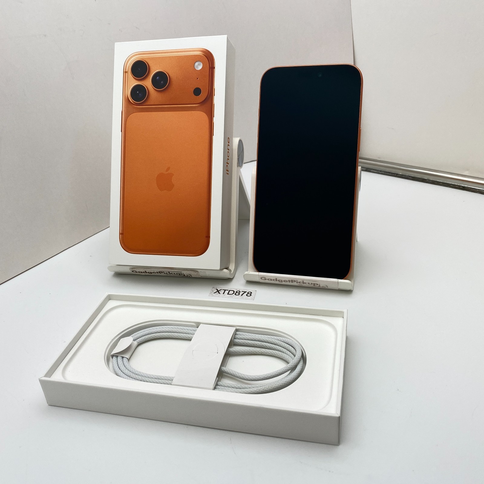 Apple iPhone 17 Pro Max – 1TB – Cosmic Orange (AT&T/Cricket ONLY) – Open Box